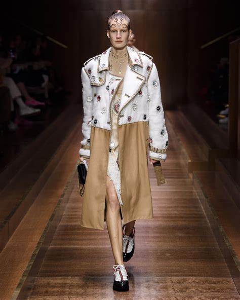 burberry pfw 2019|BURBERRY FALL WINTER 2019 COLLECTION .